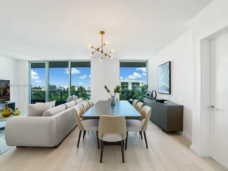 9221 E Bay Harbor Dr #610 — Photo 2