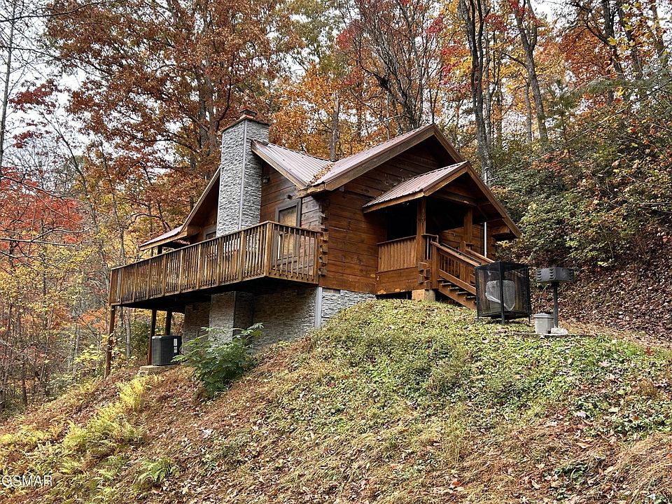 1st image of 804 Willow Brook Way