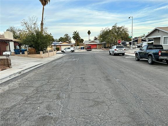 5th image of 4358 Lariat Dr