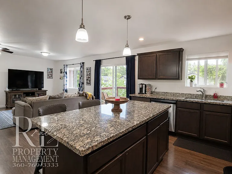 4250 SE Horsehead Way — Photo 7