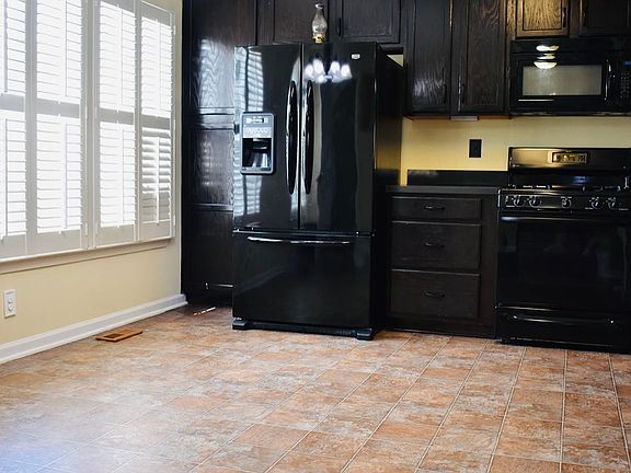 5th image of 130 Arbor Vista Ln