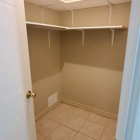 2592 Pillette Rd #112 — Photo 13