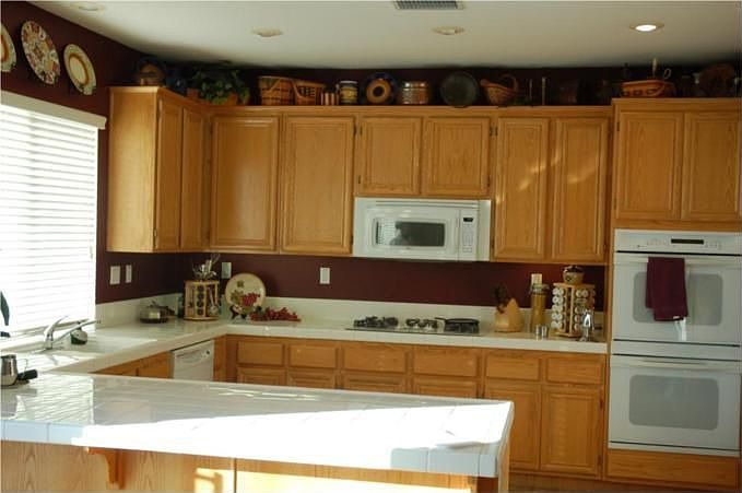 2nd image of 8419 Queen Anne Ln