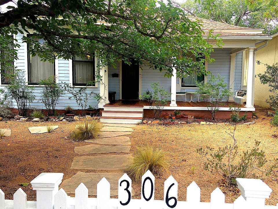 1st image of 306 Harvard Dr SE