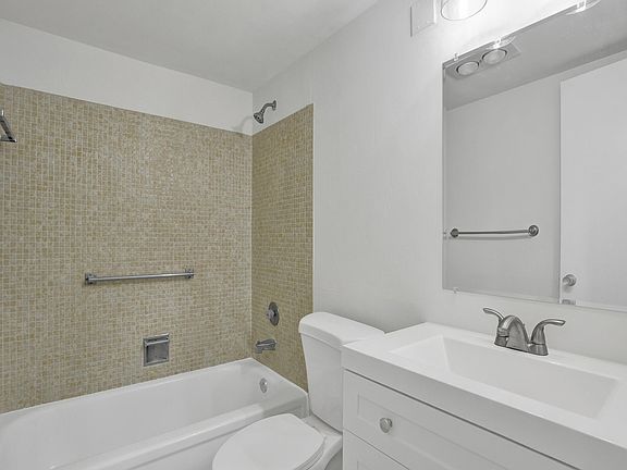 3rd image of 177 Berkshire I #177