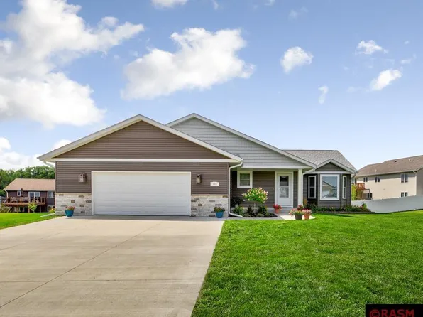 104 Oak Ct, Eagle Lake, MN 56024