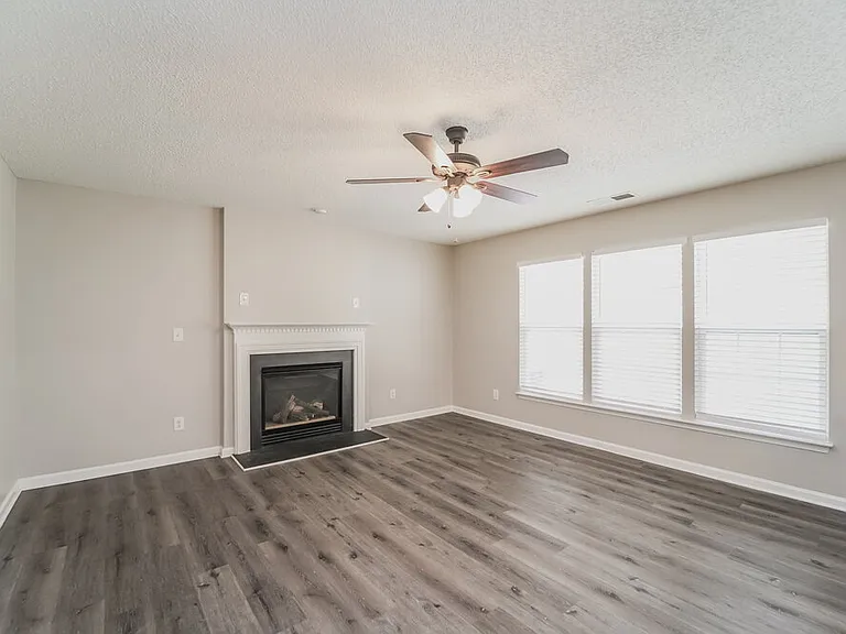 2070 Chapel Creek Rd SW — Photo 6