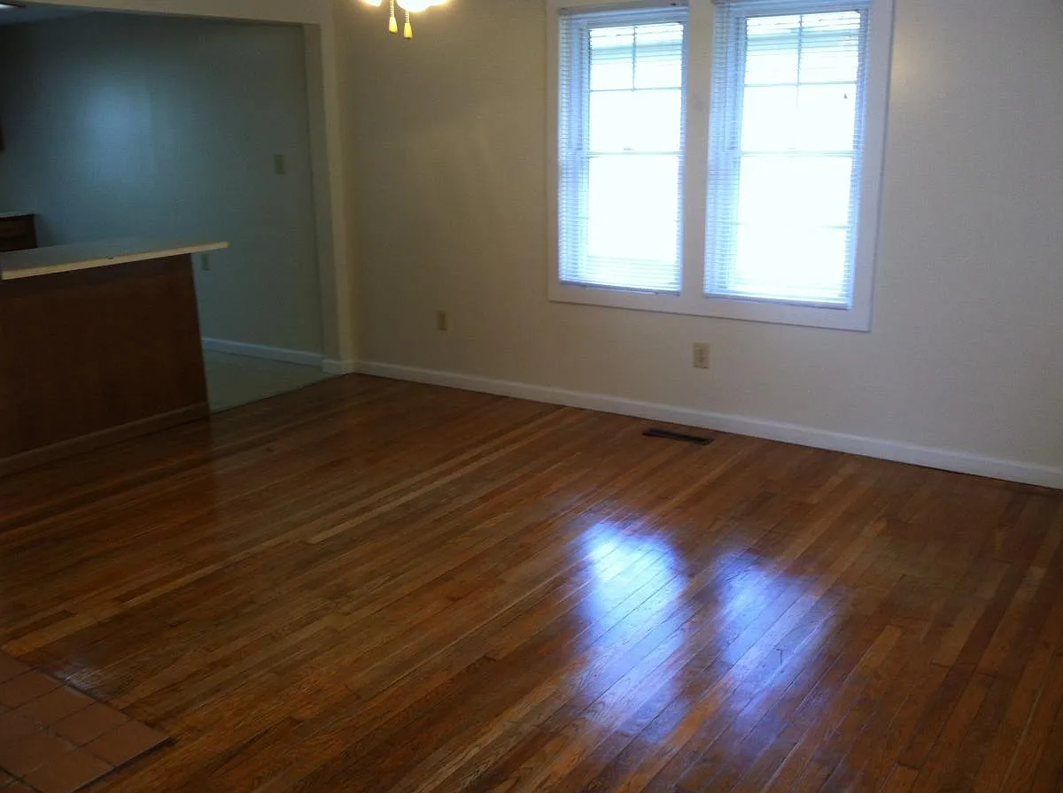 2 bed, 700 sqft, $750 — Photo 4