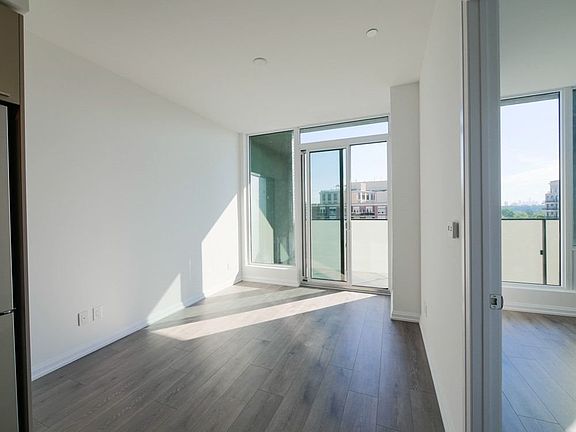 2nd image of 4208 Dundas St W #504
