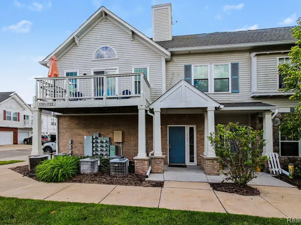 1723 Welland St, Howell, MI 48855