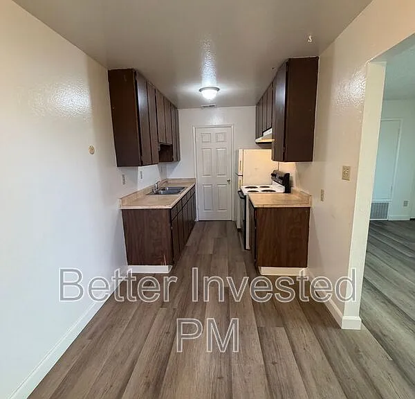 304 Cooper Ln #D — Photo 4