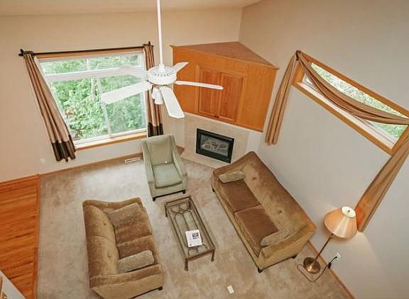 4th image of 22 Garden Dr