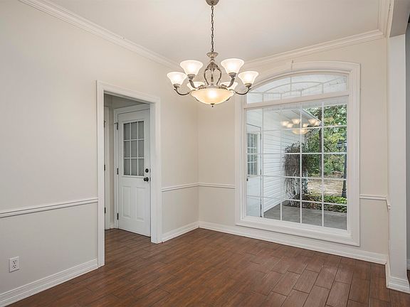 4th image of 147 Dogwood Heights Dr
