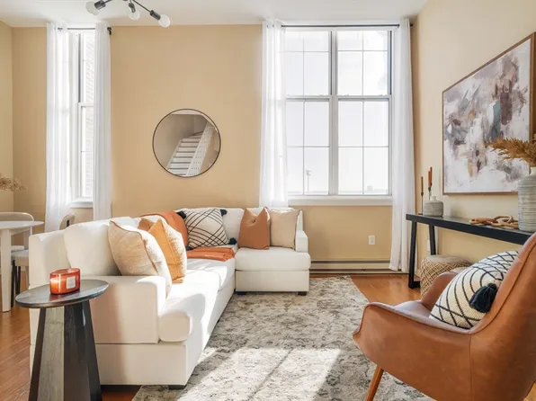 240 Heath St #Penthouse 16, Jamaica Plain, MA 02130