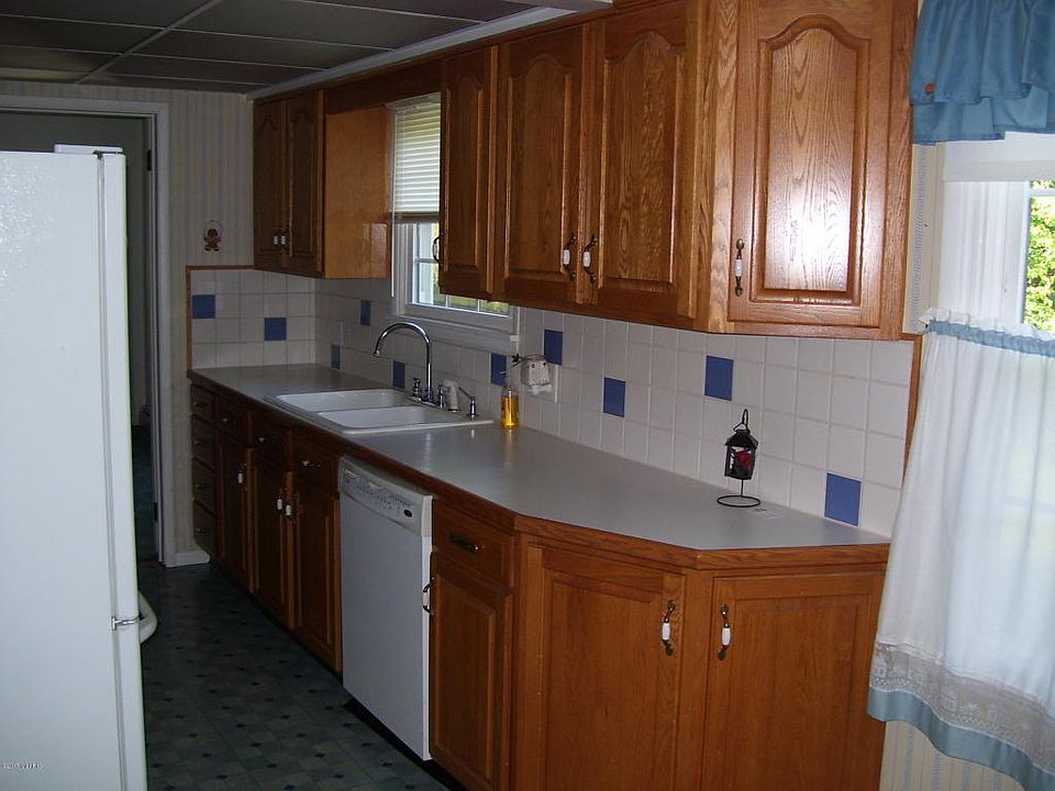 2nd image of 4820 Sunset Dr