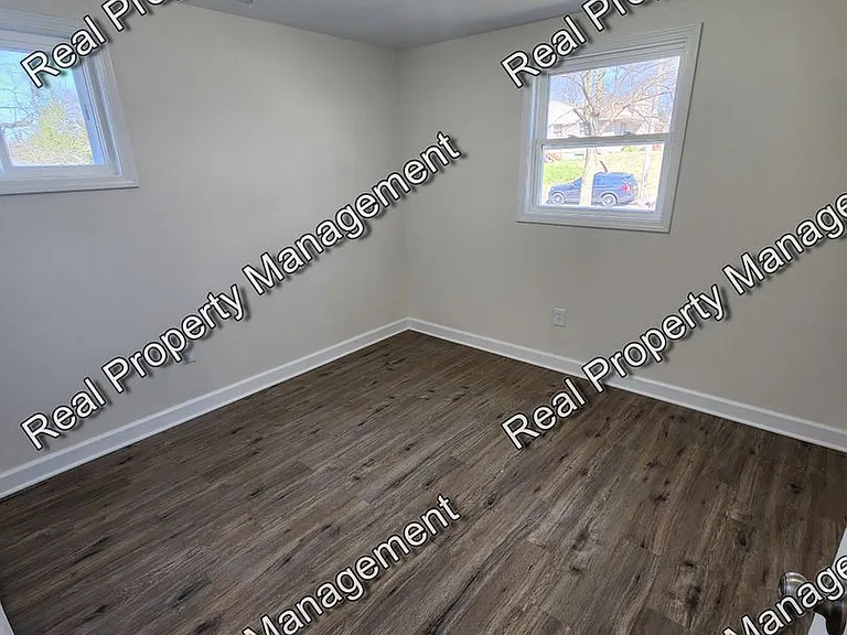2830 Grand Blvd — Photo 6
