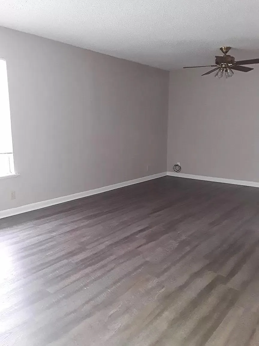 3 bed, 2.5 bath, 1400 sqft, $1,499 — Photo 3