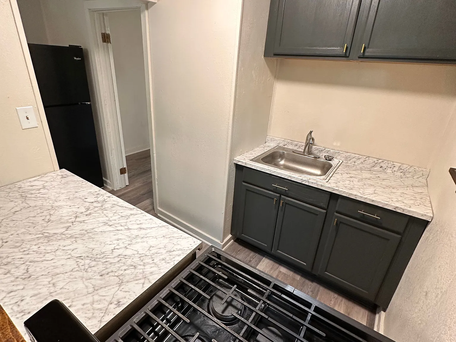 1 bed, 1.0 bath, $850 — Photo 3