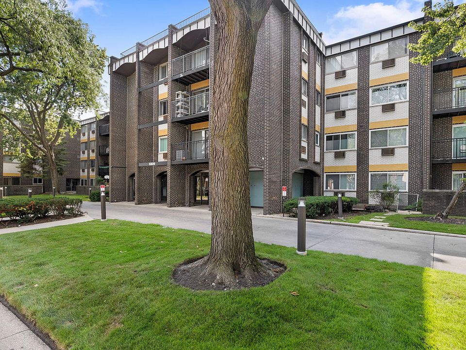 1st image of 6800 N California Ave APT 4L
