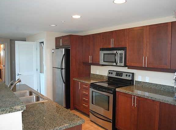 4th image of 253 10th Ave Unit 326