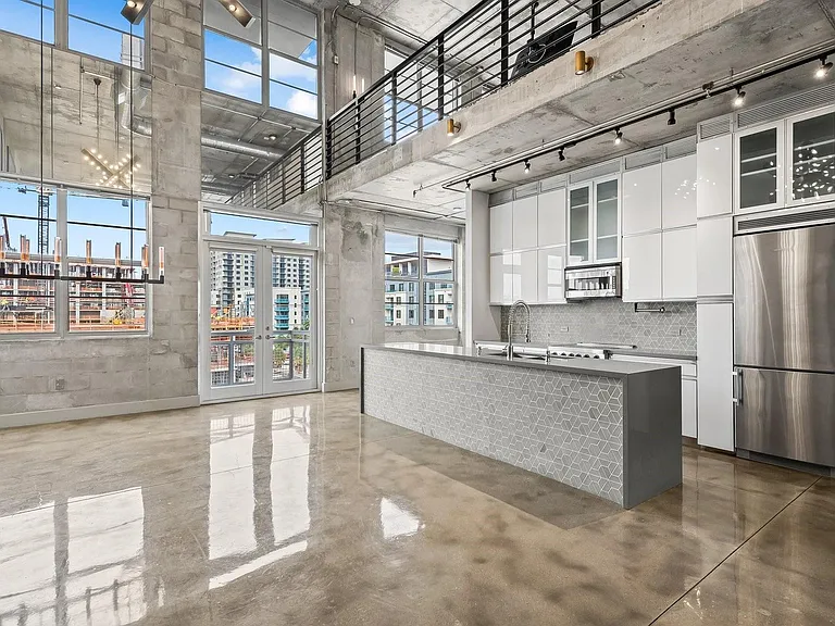 445 N Andrews Ave #404 — Photo 3