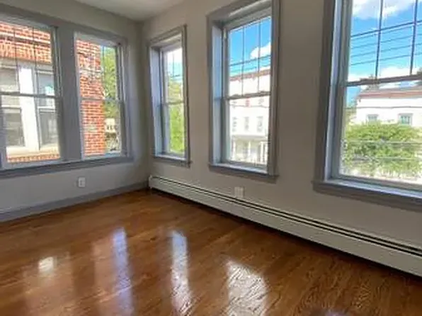 164 Schenck Avenue image 6 of 10