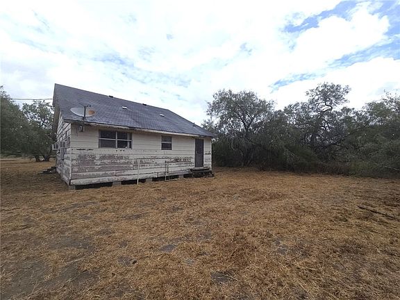 5th image of 335 E County Road 2300