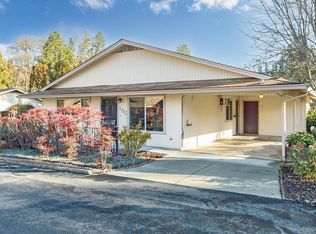 100 Wards Creek Ln, Rogue River, OR