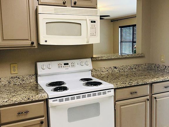 3rd image of 2509 El Dorado Ave