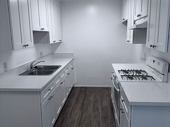 5th image of 842-864 N Olive St #862