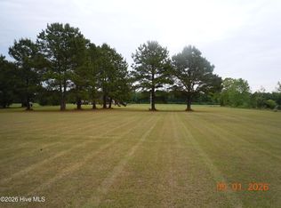 170 Colonial Dr, Tabor City, NC 28463