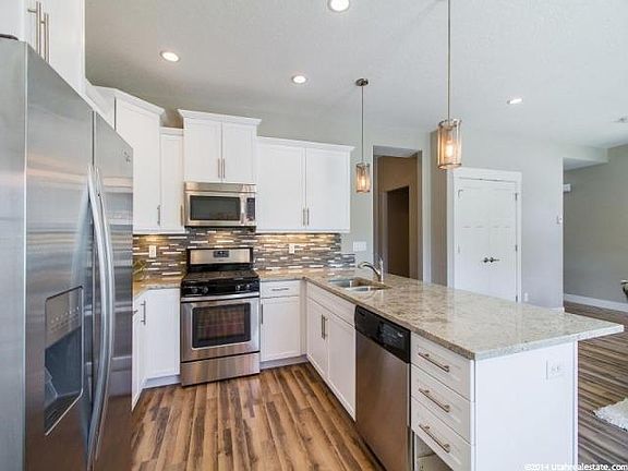 3rd image of 488 E Windy Garden Ln