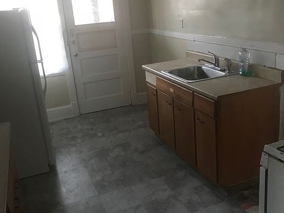 3rd image of 10826 Tacoma Ave APT 4