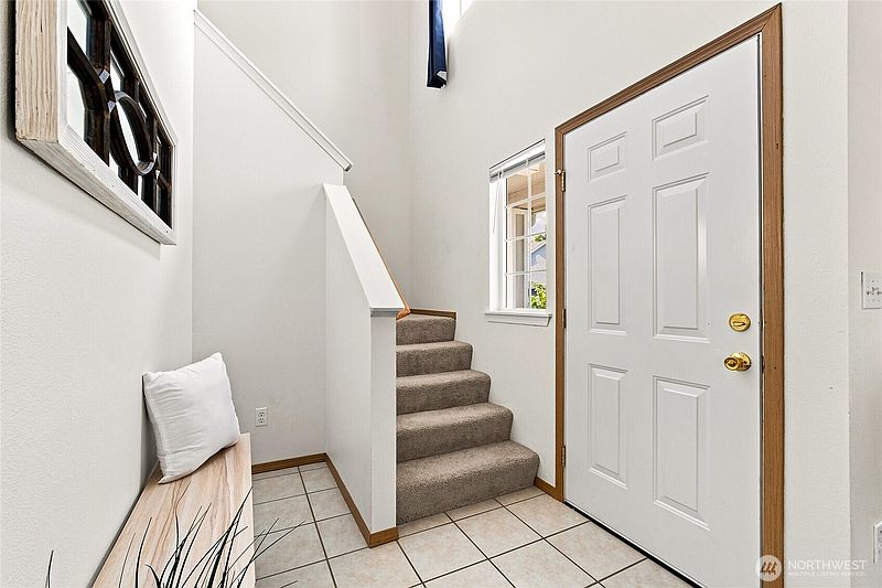 3rd image of 910 27th Avenue SE