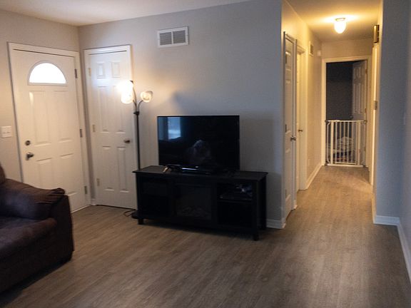 3rd image of 33 N Pampas Dr