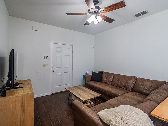 5th image of 212 W Belmar St #2