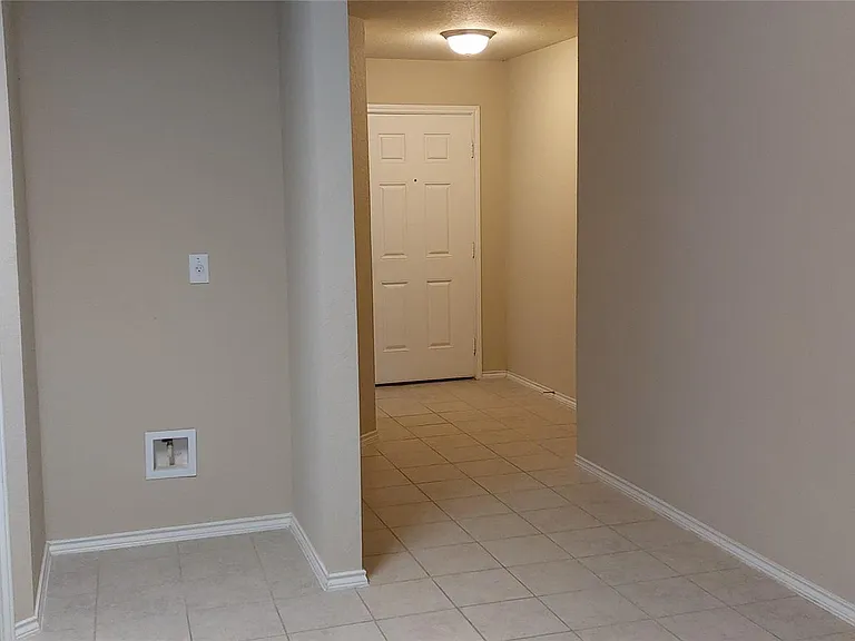 1556 Birmingham Dr — Photo 4