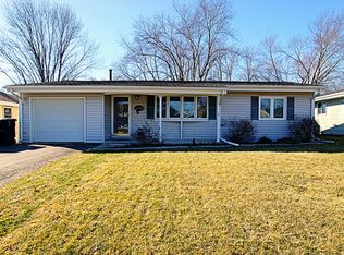 512 Hillcrest Ln, Lindenhurst, IL 60046