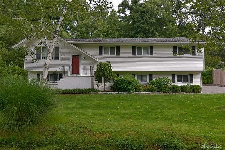 1st image of 10 Birch Ln