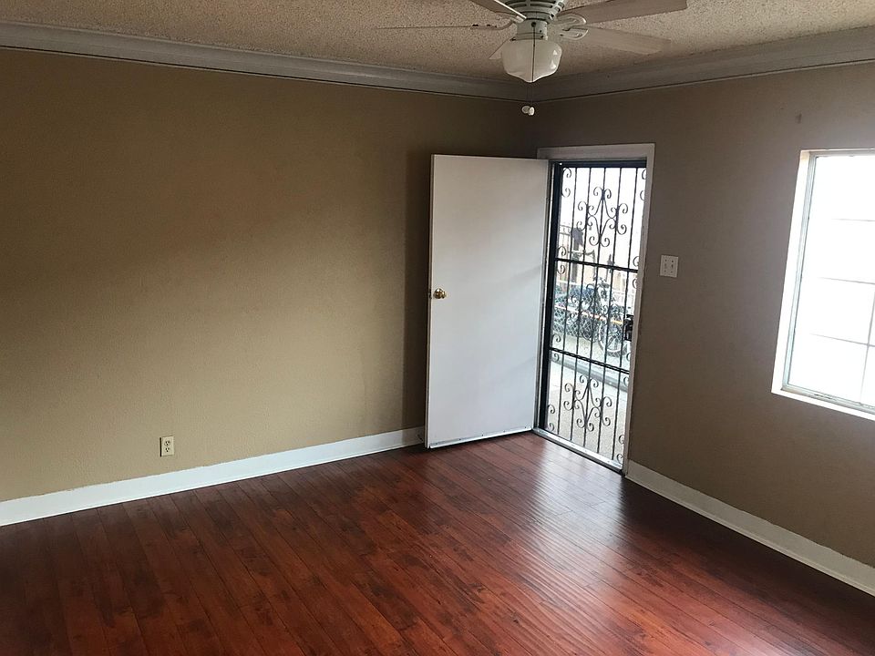 2nd image of 145 W 71st St