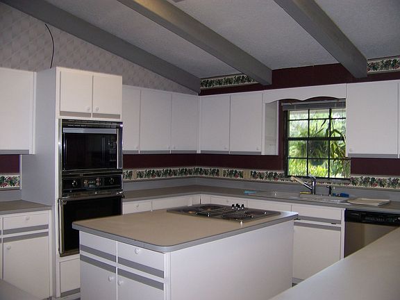 3rd image of 400 North Blvd