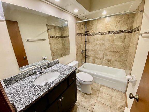 5th image of 125 Harrington Ave #1D
