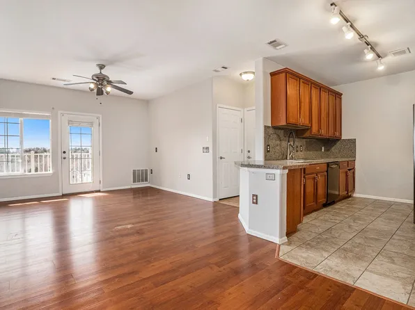 2705 S Danube Way Unit 304, Aurora, CO 80013