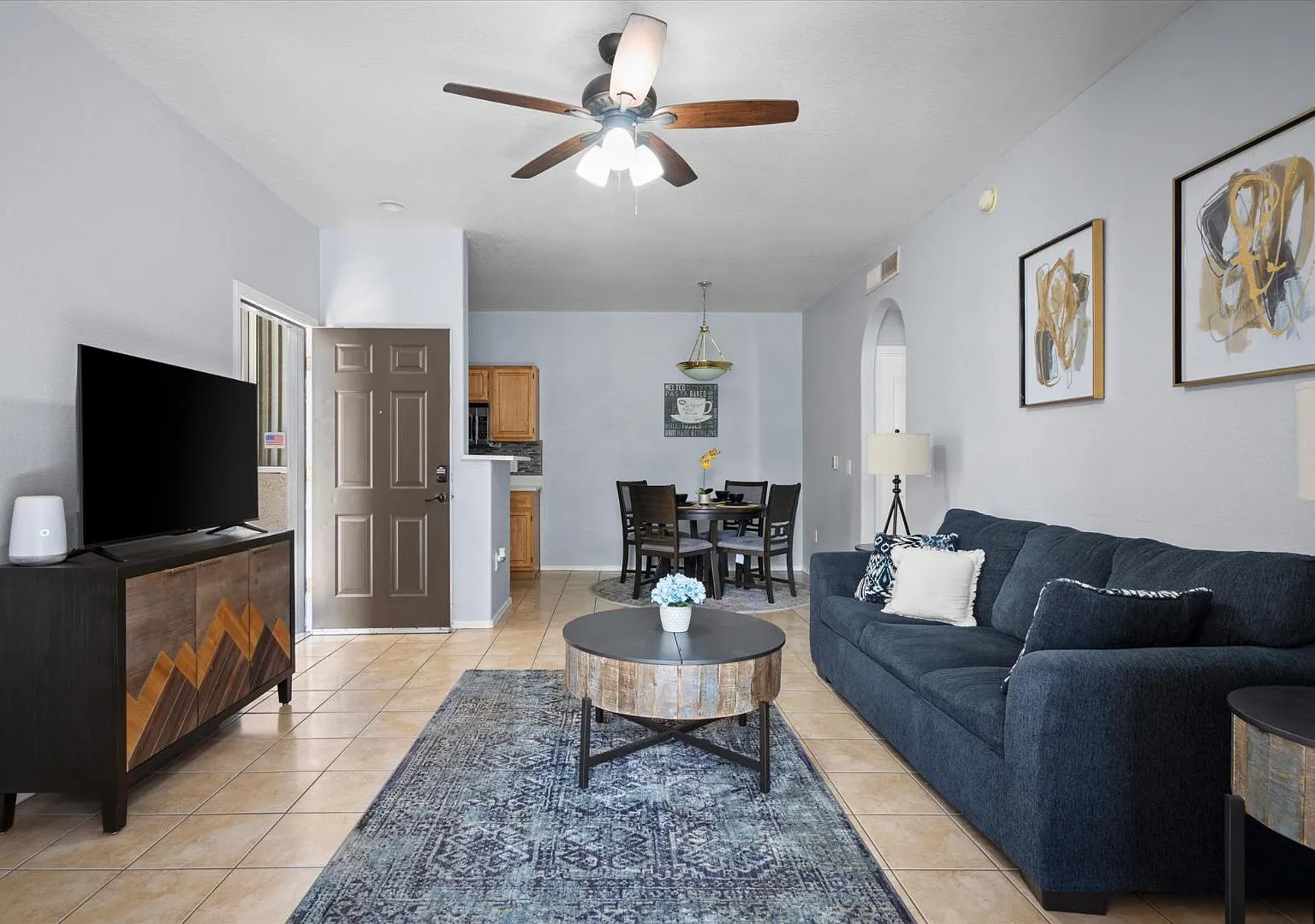 2929 W Yorkshire Dr - Yorkshire 1096 — Photo 4