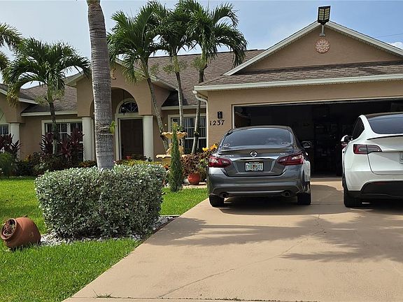 2nd image of 1237 SW Malaga Ave