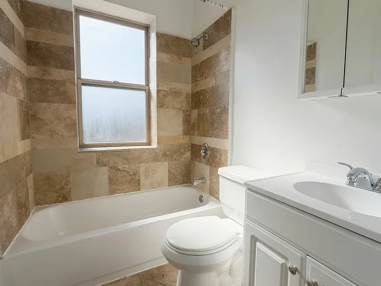 2048 W Touhy Ave #1 — Photo 8