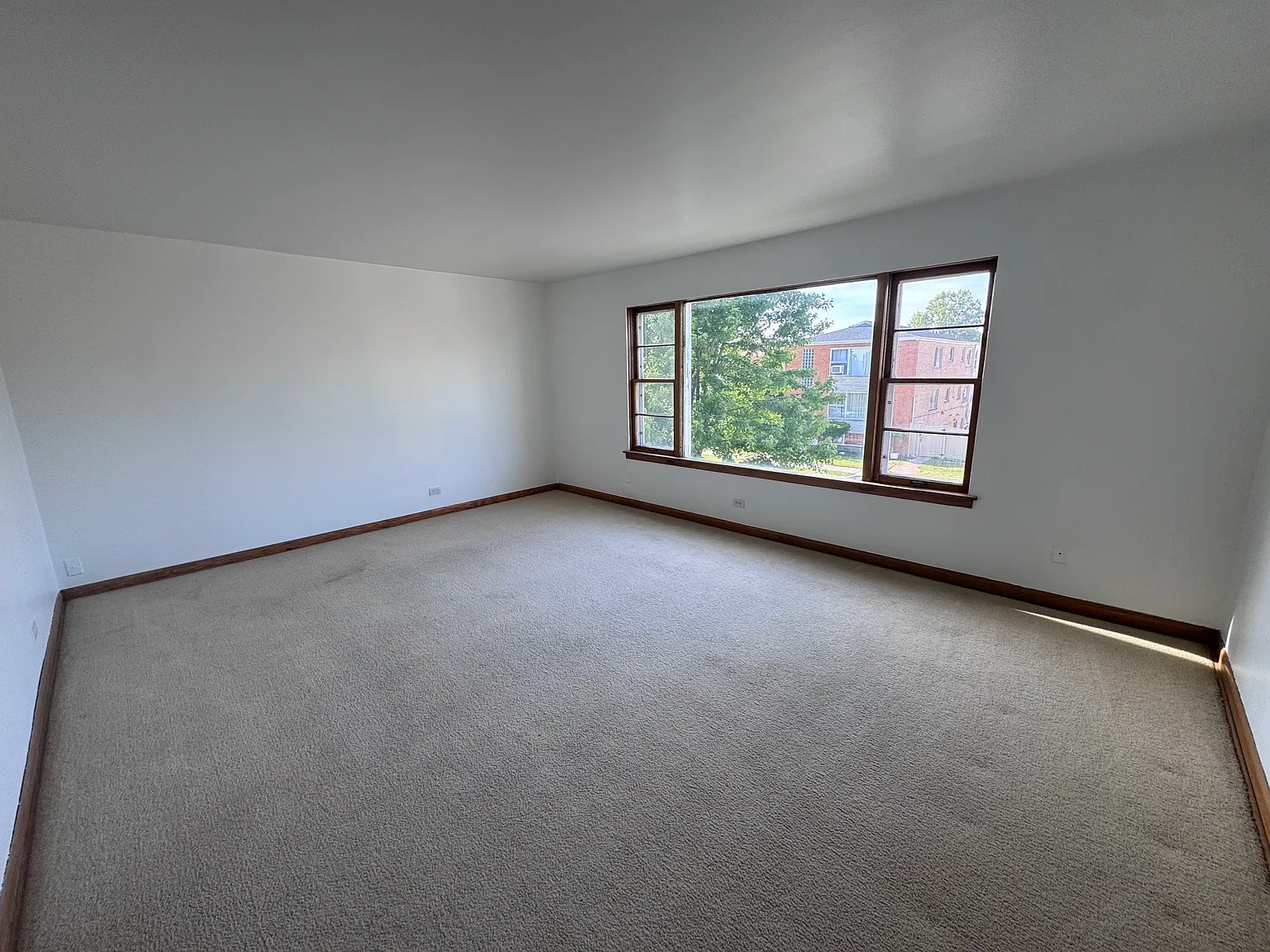 10315 Chaucer St — Photo 4