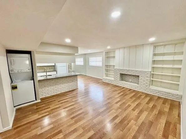 2101 Fountain View Dr APT 14, Houston, TX 77057