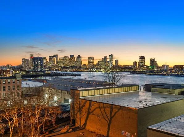 301 Border St #Penthouse 11, Boston, MA 02128