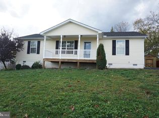 243 Coralberry Dr, Martinsburg, WV 25401